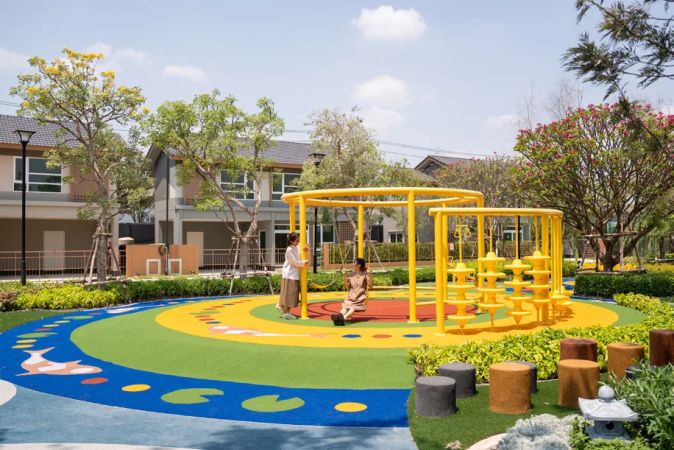 The playground: yellow structures on a coloured surface