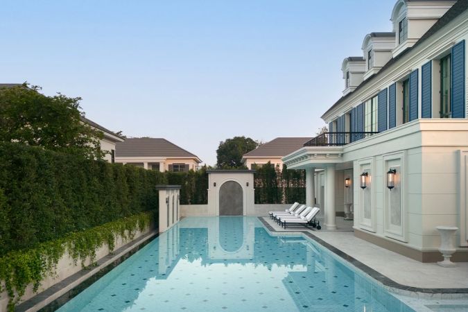 The pool along the hedge