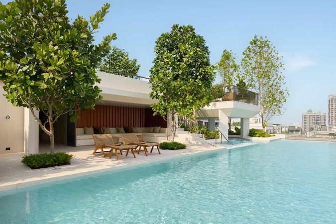 The pool along the parapet