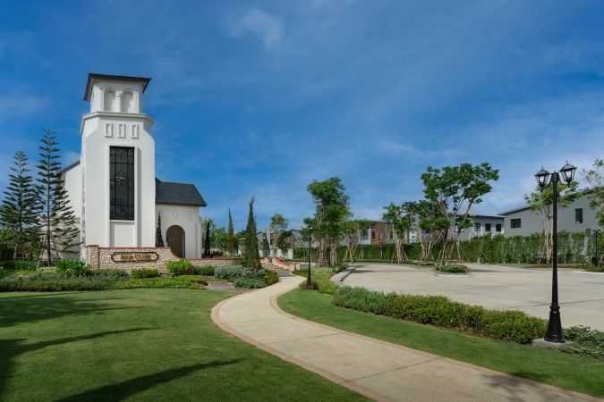 The lawn of the shared grounds