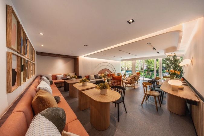 The lobby lounge with its communal table