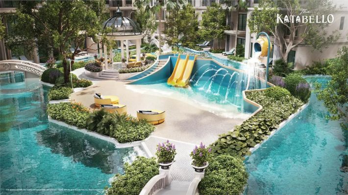 The children's water zone with two slides and fountains