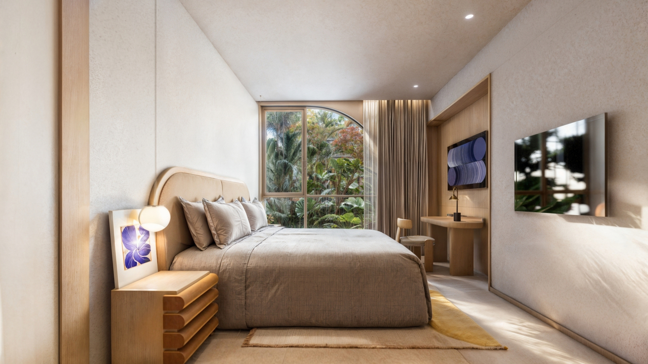 Спальня двухкомнатной 2 Bed-M: арочное окно в зелень, телевизор напротив кровати